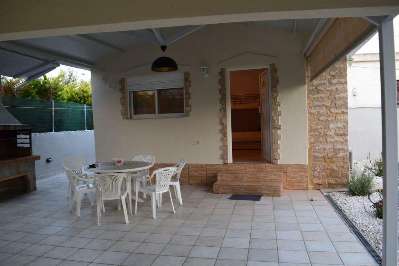 R Apartment Artemida  Bagian luar foto
